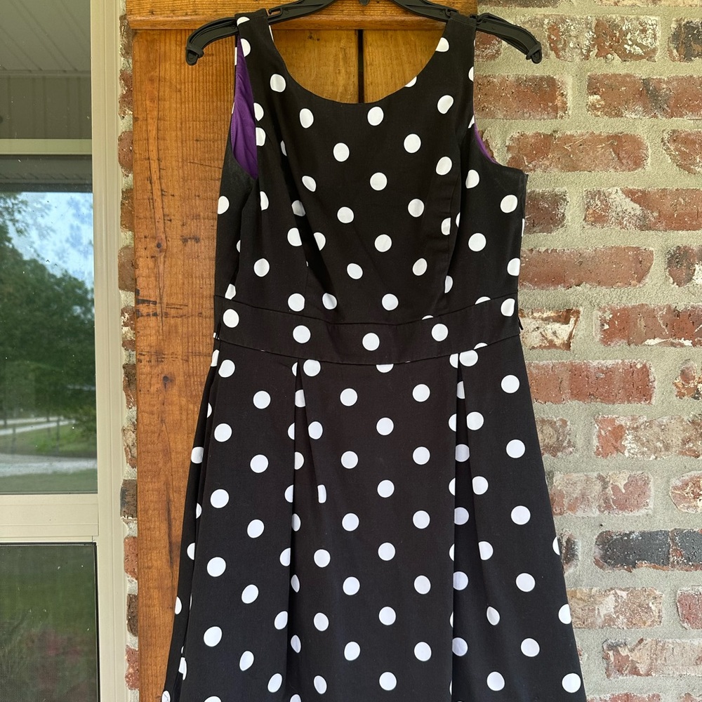 White House Black Market Black and white polka dot Dress size 8. EUC.